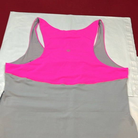 Lululemon First Base TANK TOP, bright Pink BLUE gray SOFT 18”pit to pit Medium M - Picture 9 of 10